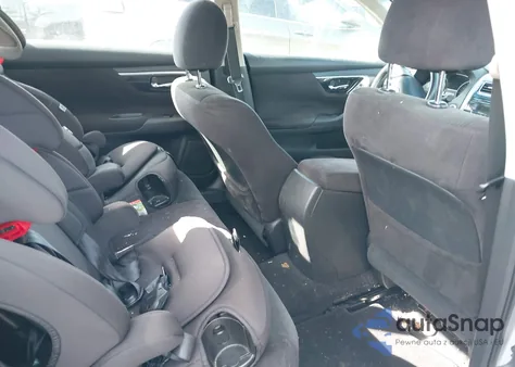 2013 Nissan Altima 2.5 S z USA, uszkodzony, nr VIN 1N4AL3AP8DC125895